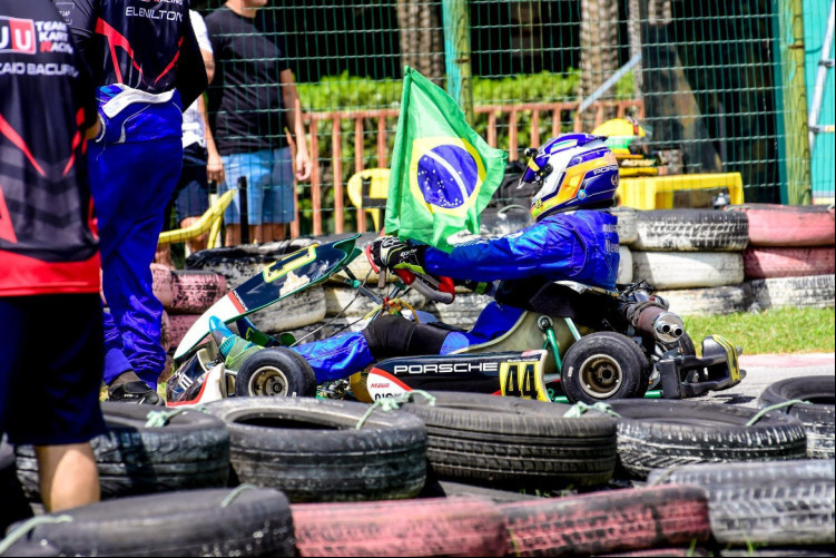 Ricardo Carvalho disputando corrida do Kart Mônaco Ricardo Carvalho disputando corrida do Kart Mônaco