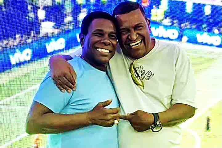Neguinho conduziu a Beija-Flor ao título do Grupo Especial em sua despedida da avenida após cinco décadas. Ou seja, os irmãos conquistaram as duas principais divisões do carnaval carioca no mesmo ano.