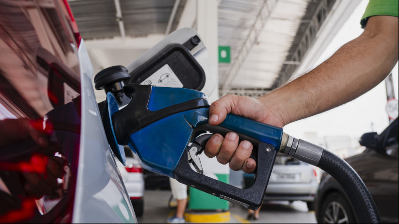 Petrobras anunciou queda no valor da gasolina A, de 5,6%, a partir de terça-feira, 3 de junho