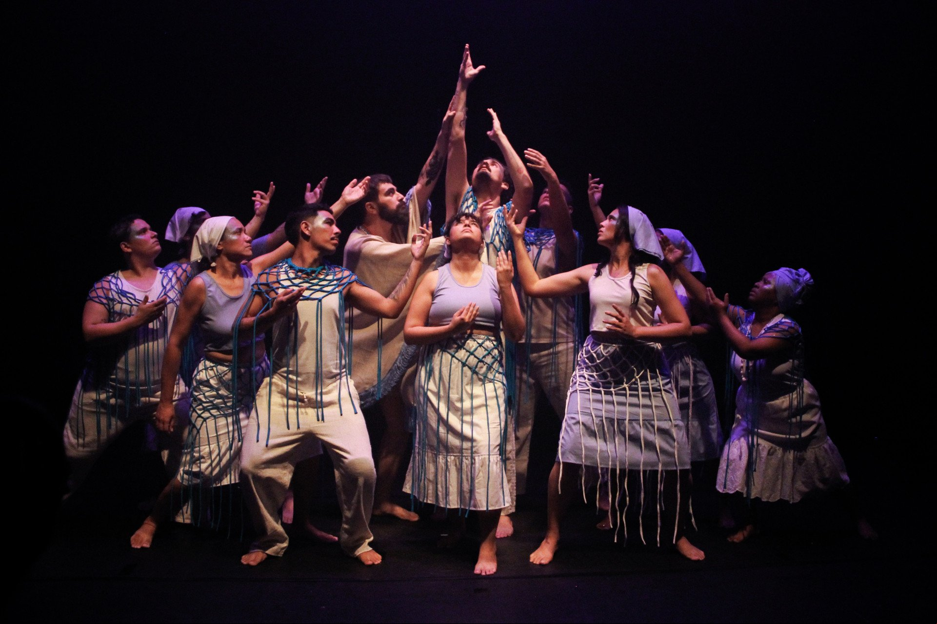 Espetáculo "ECOS" será apresentado no anexo CENA TJA, como conclusão da turma noturna do Curso Princípios Básicos de Teatro (BT) Espetáculo "ECOS" será apresentado no anexo CENA TJA, como conclusão da turma noturna do Curso Princípios Básicos de Teatro (BT)
