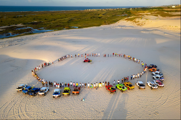 Aquiraz, CE, BR 02.06.25 Moradores fazem protesto contra a implantação da rodovia CE-025 no trecho entre a CE 452 (B) da Prainha para Praias Belas no Município de Aquiraz (Fco Fontenele/O POVO)