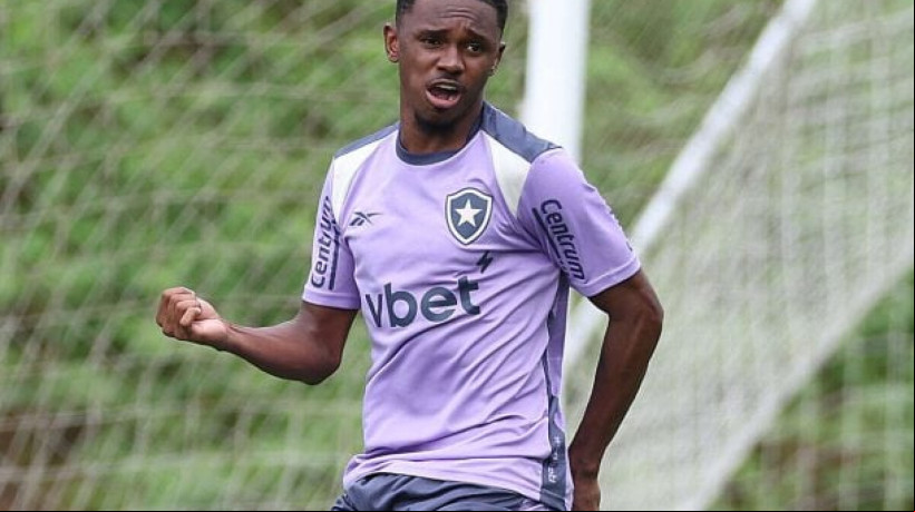 Atacante sofreu uma lesão no joelho direito durante treino no CT Lonier e precisou ar por cirurgia; Bastos, por outro lado, vai para os EUA 