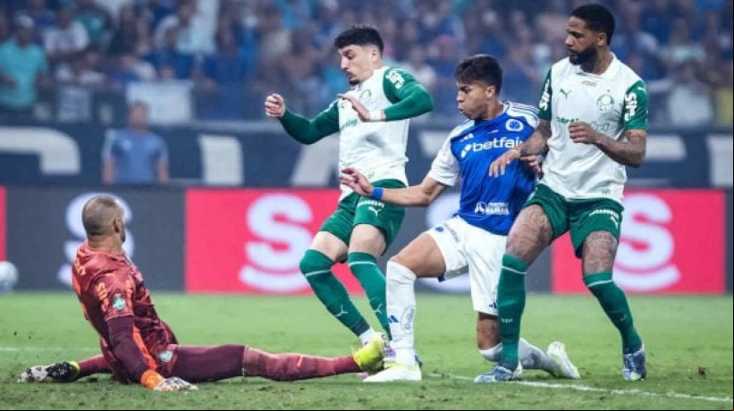 Alviverde venceu o Bragantino, mas perdeu de Flamengo e Cruzeiro, caindo do primeiro para o quarto lugar no campeonato atual 