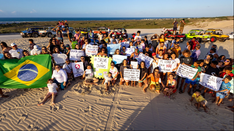 Aquiraz, CE, BR 02.06.25 Moradores fazem protesto contra a implantação da rodovia CE-025 no trecho entre a CE 452 (B) da Prainha para Praias Belas no Município de Aquiraz (Fco Fontenele/O POVO)