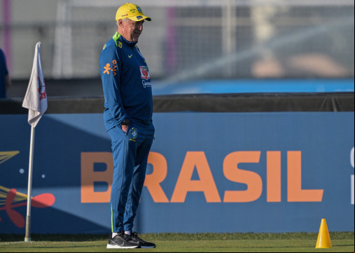 Técnico Carlo Ancelotti em treino da seleção brasileira no CT do Corinthians
