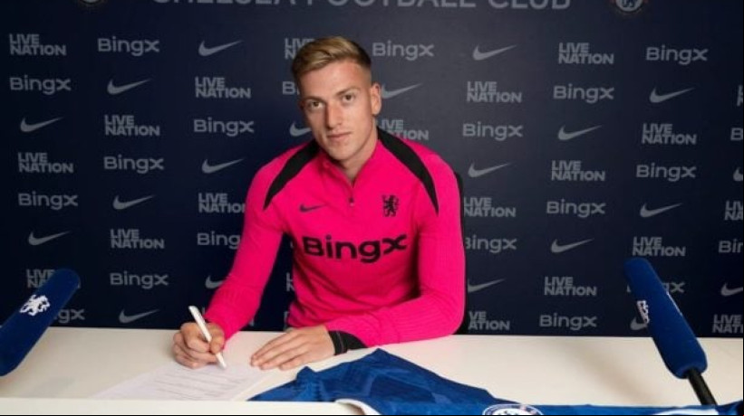 Atacante que estava no Ipswich Town assina até 2031 após temporada com 12 gols 