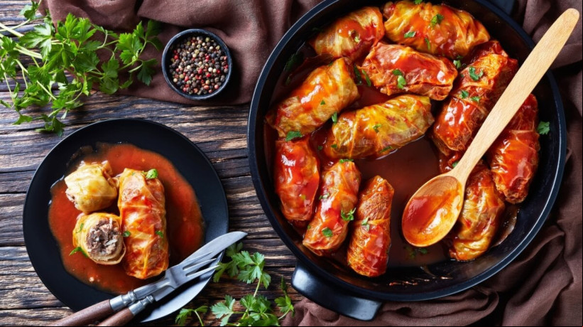 Charuto de repolho recheado com carne (Imagem: from my point of view | Shutterstock) 