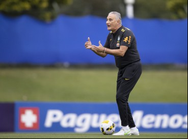 Tite disse que Brasil precisa jogar seu máximo para conseguir ar pelos adversários do grupo G 